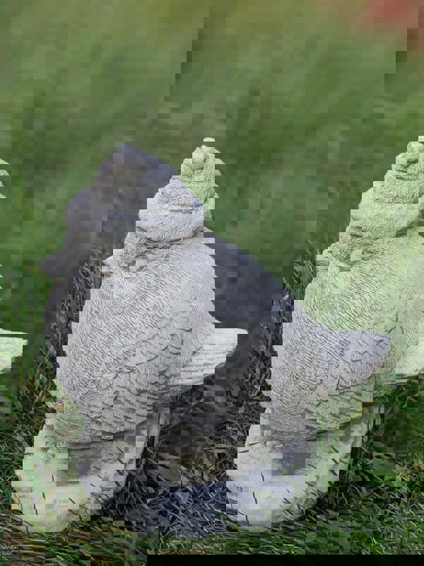 Stone Cast Christmas Robin Garden Ornament