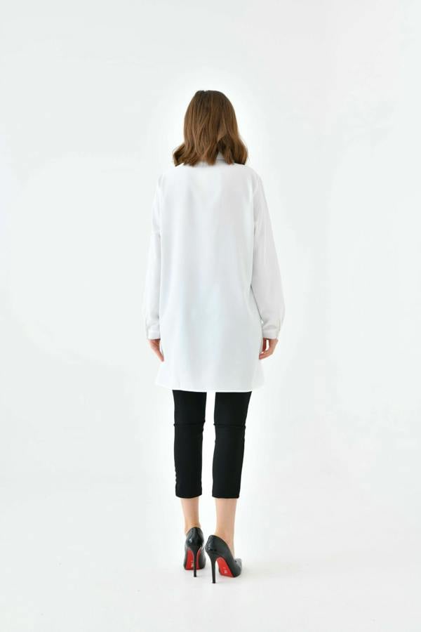 Hoxton Gal Oversized Long Sleeves Shirt Collar Tunic Top with Brooch Detail in White