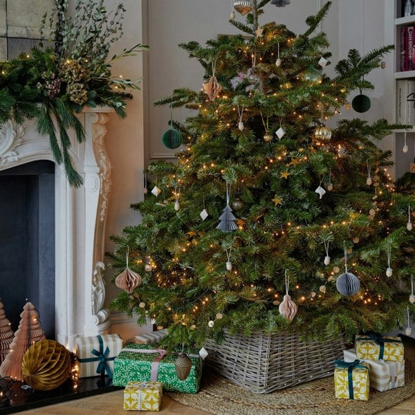 Ivyline Large Wicker Tree Skirt Square Sustainable