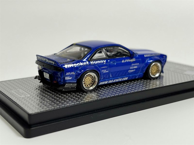 Inno 64 Nissan Silvia S14 Rocket Bunny Boss Tomonori Idekawa 1:64 Inno IN64S14BTOMOSAN