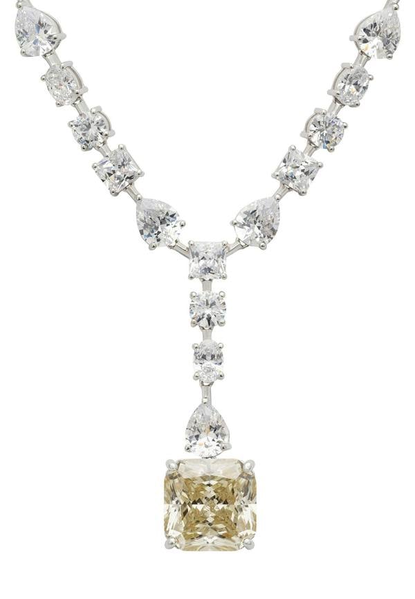 Close-up of the square moissanite centerpiece.