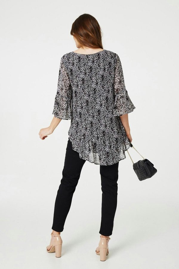 Black And White | Ditsy Floral Flare Sleeve Curve Hem Blouse