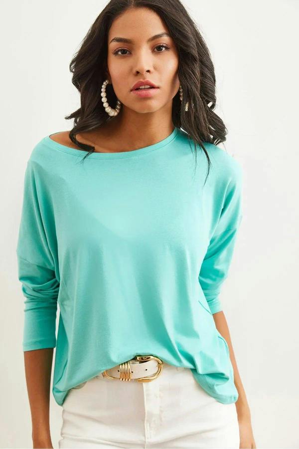 Hoxton Gal Crew Neck Draped Batwing Viscose Blouse
