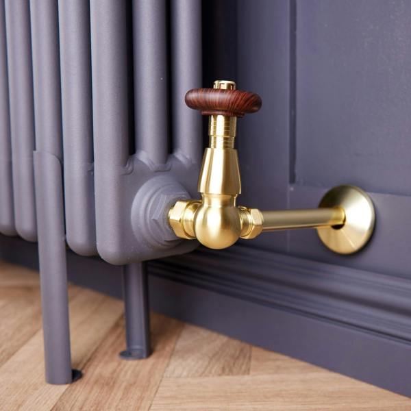 Flode Traditional Style Corner Wood Effect Head TRV & Lockshield | 15mm x 1/2" | Brushed Brass