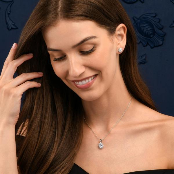namana 925 Sterling Silver Clear Cubic Zirconia Oval Halo Pendant Necklace
