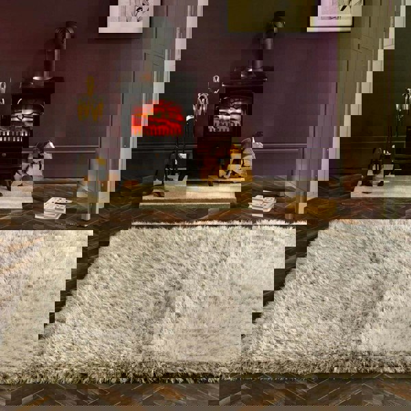 Extravagance Silver Grey Shaggy Rug | 60s Retro Glamour