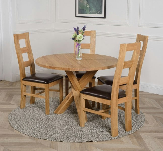 That's Furniture Oregon Round Oak Dining Table with 4 Yale Oak Chairs
