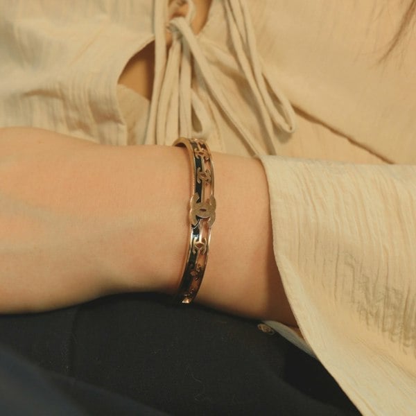 The Colourful Aura Rose Gold Slim Band Cuff Magnetic Bangle