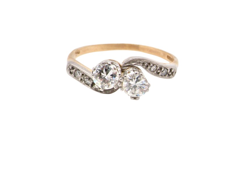 A vintage Toi Et Moi Diamond Ring