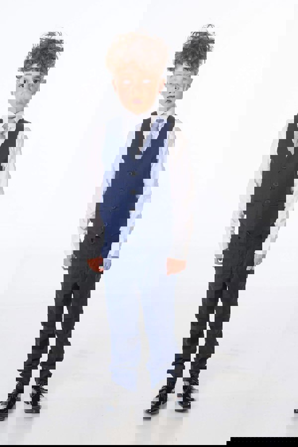 Young model wearing the Oliver suit no jacket
