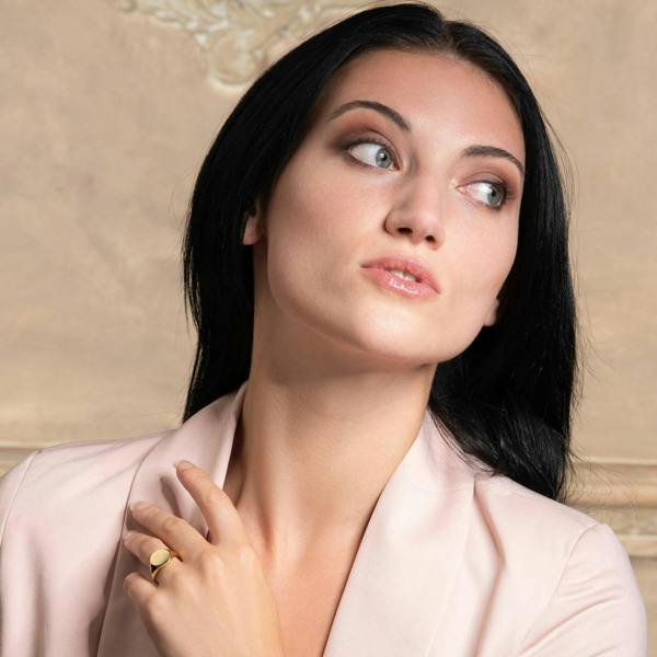 Adjustable Gold Signet Ring for Women - namana.london