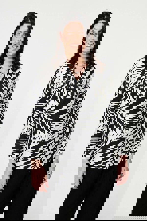 Black | Curve Leaf Print Relaxed Blouse