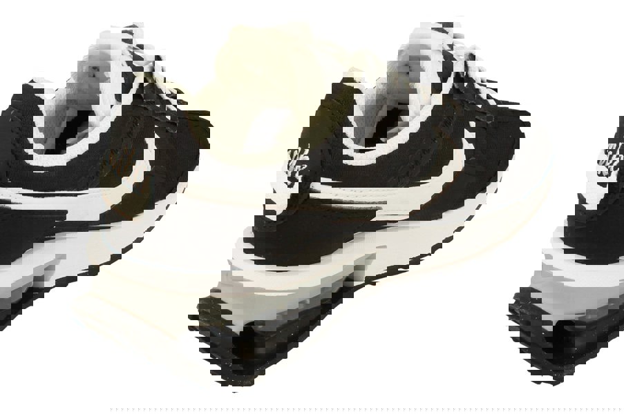 Nike Air Max Pre-Day Womens Dc4025  001 - Black White Silver 001 - Photo 2