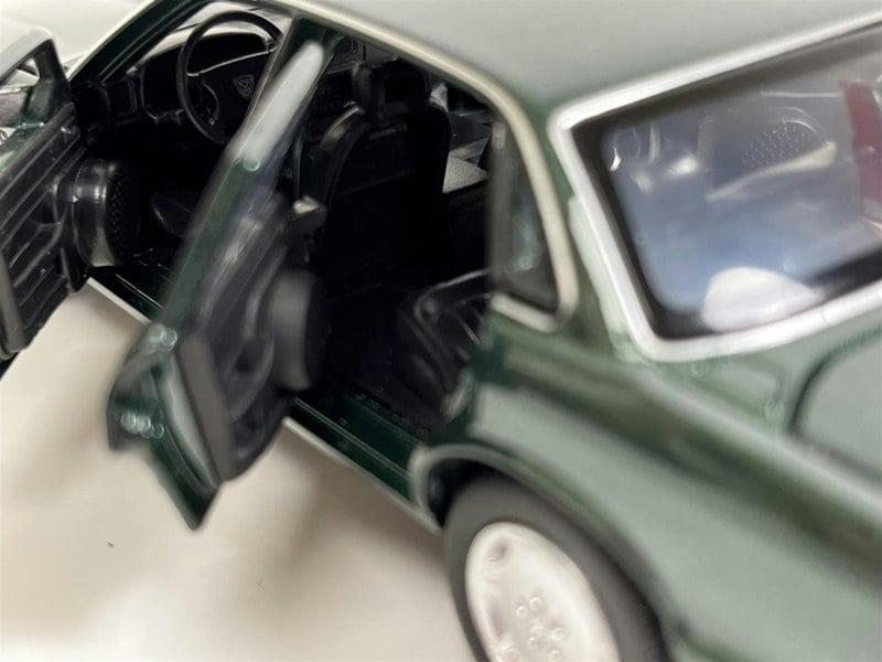 Tayumo Jaguar XJ6 Green LHD 1:32 Scale - Light & Sound Tayumo 32110015