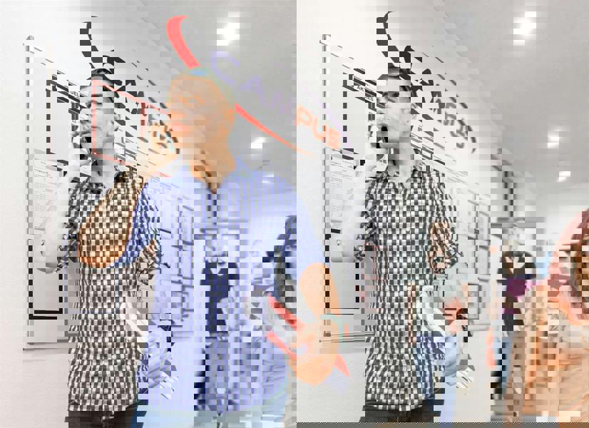 Durable DURAFRAME Magnetic Document Signage Frame for Metal | 5 Pack | A4 Red