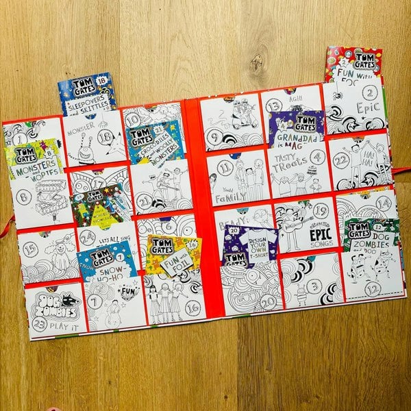 Scholastic Tom Gates Advent Calendar: 24 mini-books perfect for the Christmas countdown!