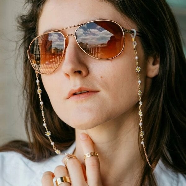 The Colourful Aura White Sun Flower Daisy Sunglass Reading Eyeglass Lanyard Pearl Chain Holder