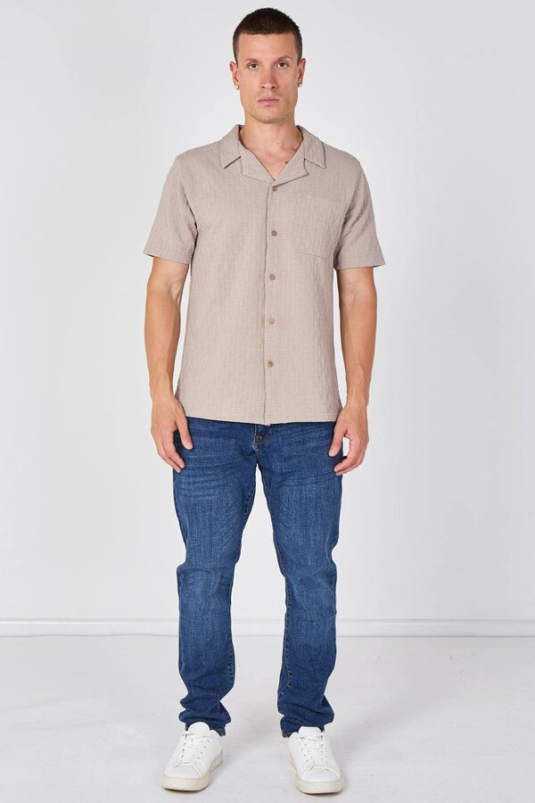 Textured Short Sleeve Revere Collar Shirt