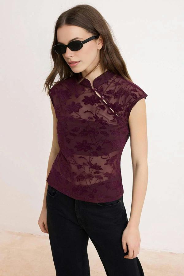 WOVCOR Floral Fitted High Neck Sleeveless Buttoned Lace Knit Blouse