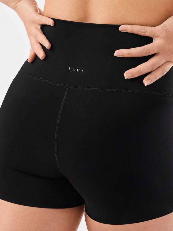 Tavi Hot Short