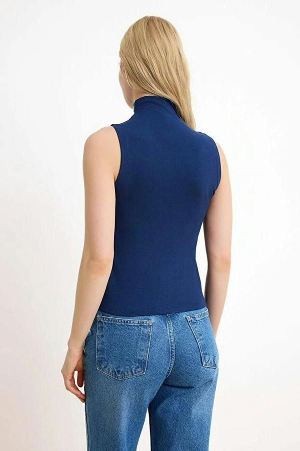WOVCOR High Neck Regular Length Knitted Blouse