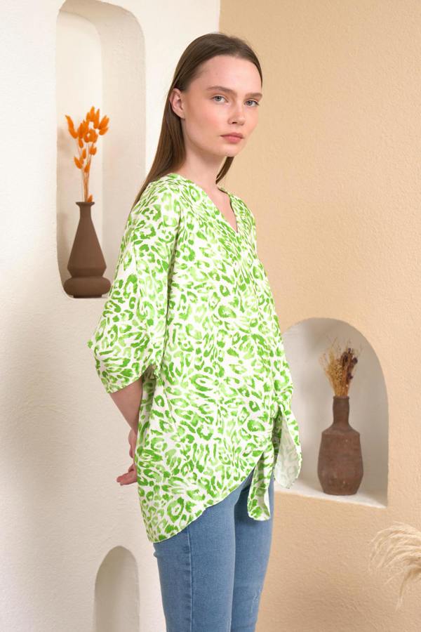 Hoxton Gal Oversized V Neck Leopard Printed Tie Detailed Top with 3/4 Sleeves in Green