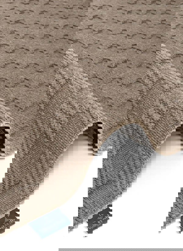 The Rugs Scala Handwoven Wool Rug - Quality Checkered Design