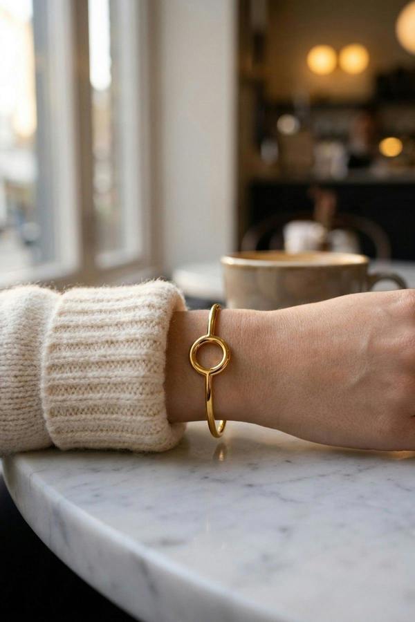ARIIRA Ottilie Geometric Toggle Cuff Bracelet