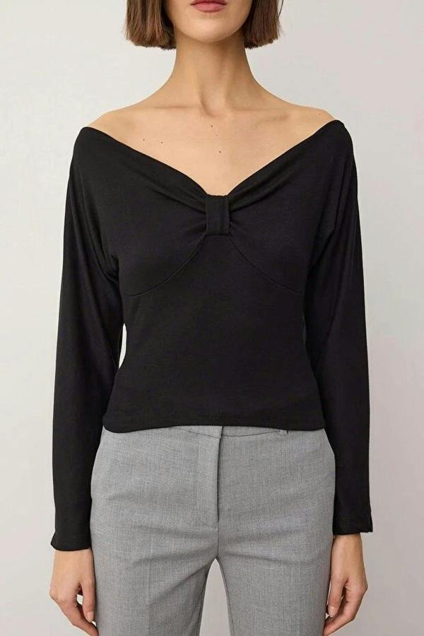 WOVCOR Fitted Draped Knit Blouse