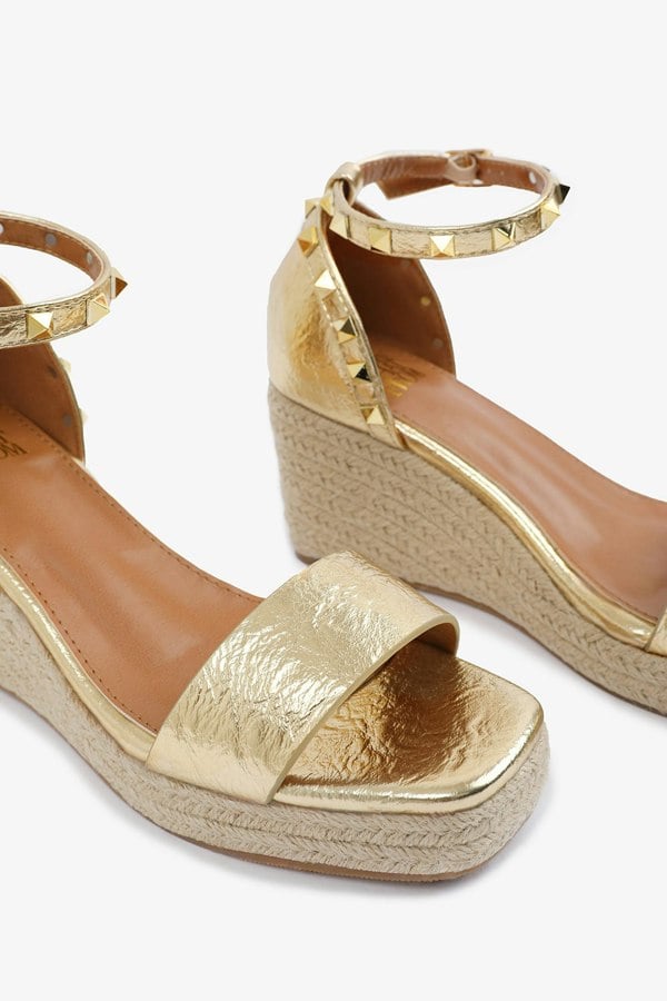 Where's That From Presley Wedge Sandals With Gladiator  Ankle Strap in Gold Crease Pu