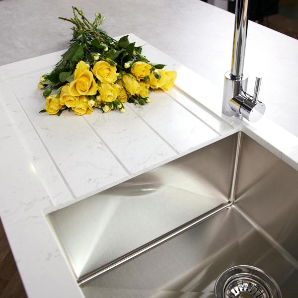 Flode Storsjon | Counter Top Carrera Marble Shroud with 44 x 44 x 20cm Brushed Steel 1 Bowl Sink