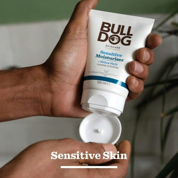 Bull Dog Bulldog Sensitive Moisturiser Cracker