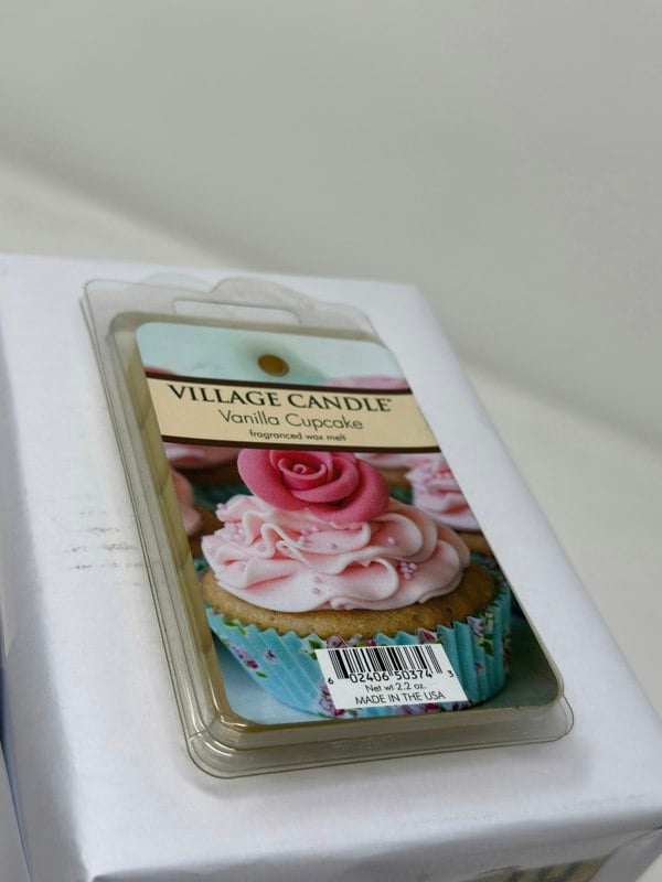 Village Candles Vanilla Cupcake Wax Melt 2.2oz