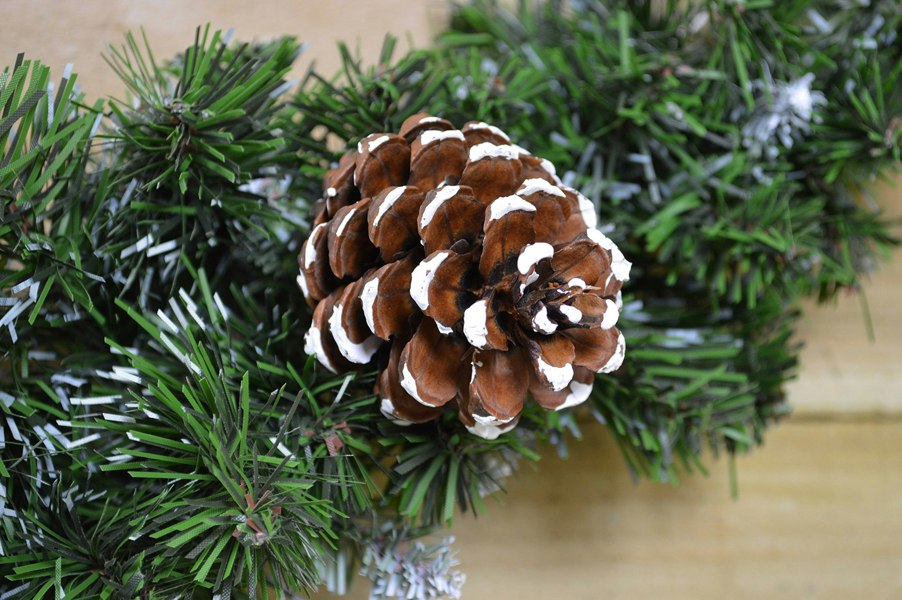 Samuel Alexander 90cm Snow King Fir Christmas Swag Garland with Pine Cones & Snow Tips