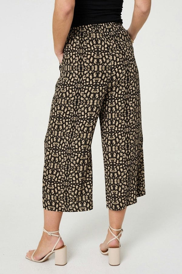 Black | Printed Drawstring Waist Crop Trousers
