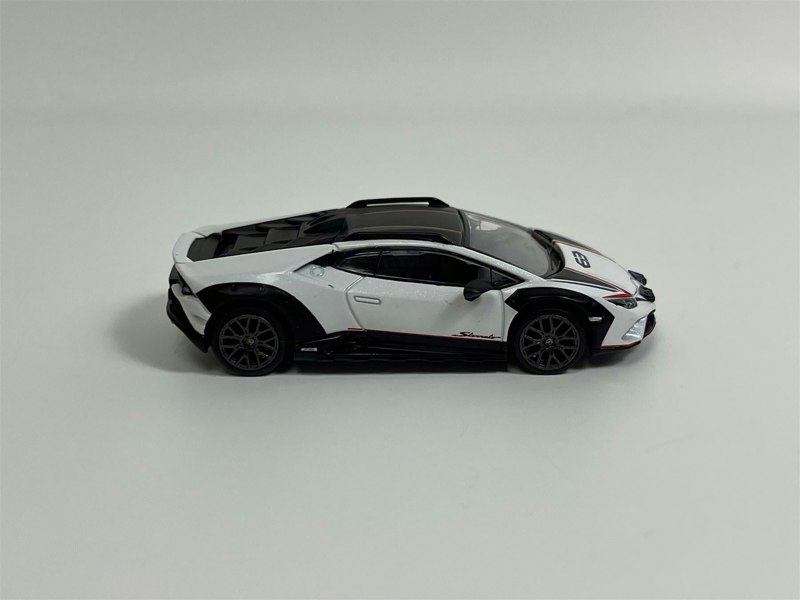 Mini GT Lamborghini Huracan Sterrato Bianco Asopo LHD 1:64 Scale MGT00763L