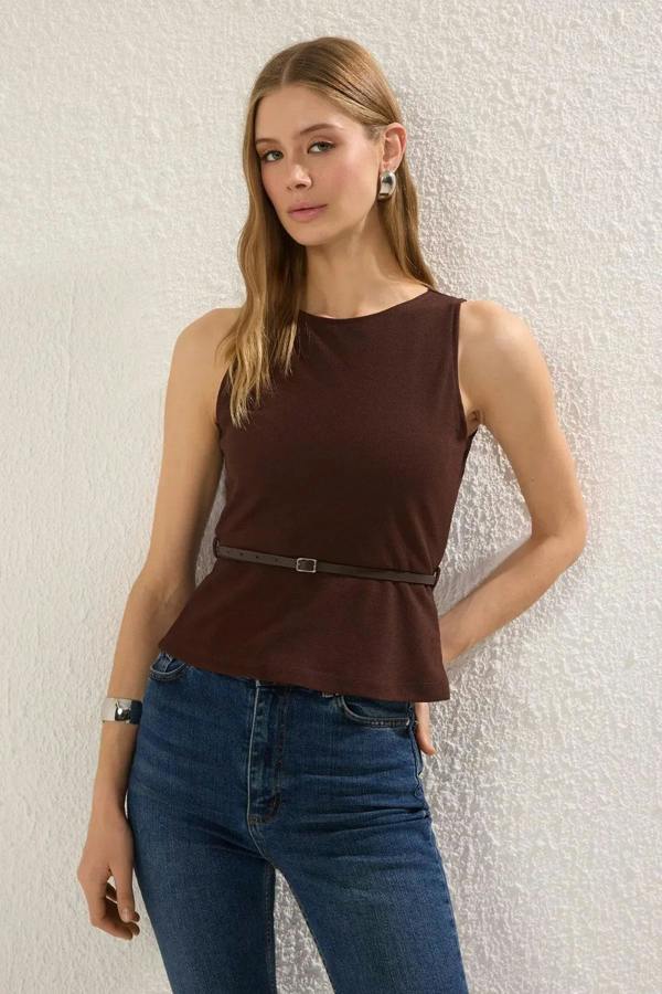 Hoxton Gal Belted Fitted Knit Blouse