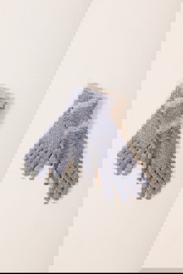 SVNX Knitted Gloves With Plush Detail In Grey