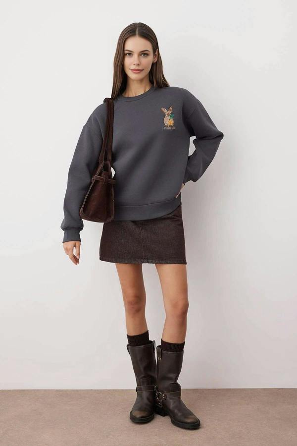 WOVCOR Animal Embroidered Thick Fleece Knit Sweatshirt