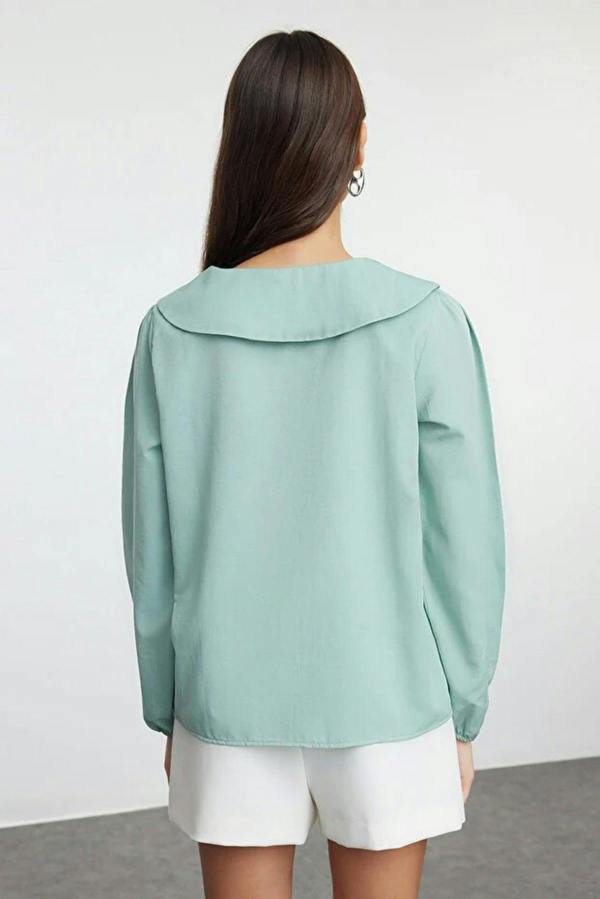 WOVCOR Woven Shirt with Embroidered Collar Detail