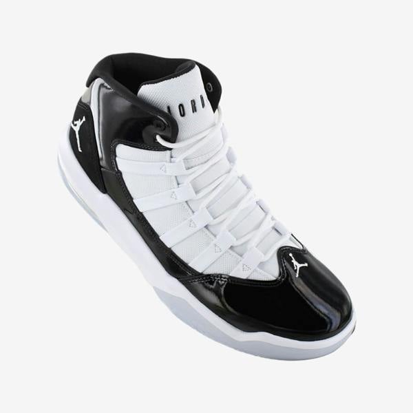 Nike Sneakers   in  Black