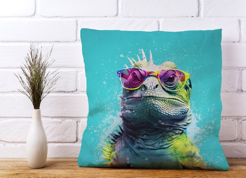 Warren Reed Inquisitive Splashart Iguana Cushions