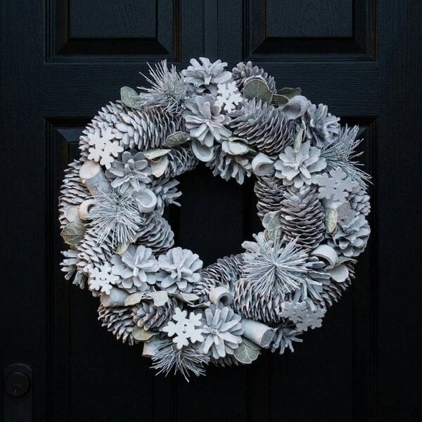 Garden Greatness Frosted Woodland Snowfall Wreath