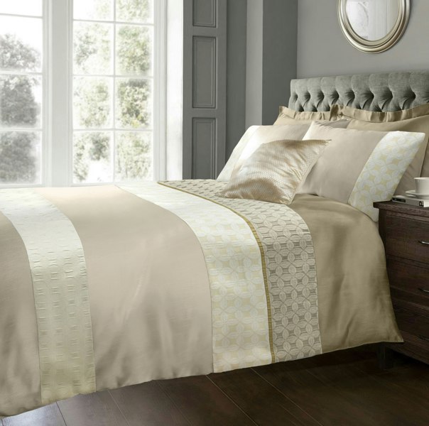 Sweet Dreams Pandora Jacquard Duvet Cover Set