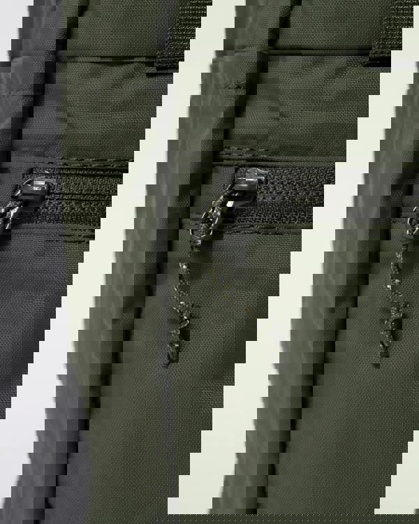 zip detail of Fjallraven High Coast Unisex Totepack in Mountain Green 623