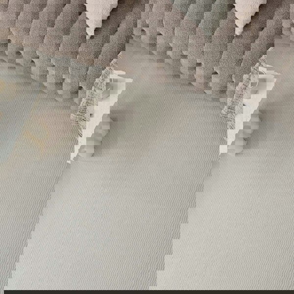 cream colour, striped design, stain-resistant, Cosy comfort rug.