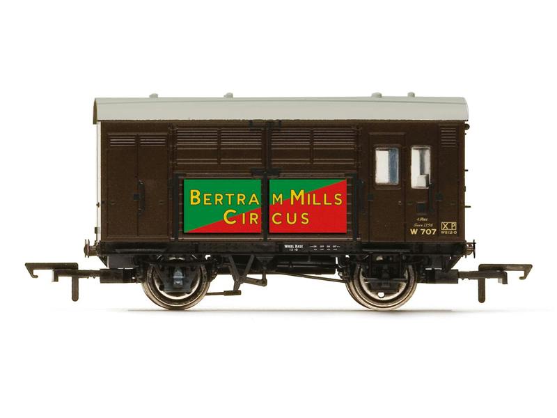Hornby Horse Box Bertram Mills Circus