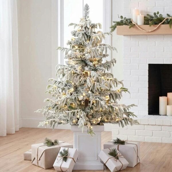 Bobobiy 4ft Prelit Flocked Christmas Tree, Artificial Snow Flocked Spruce with 160 Warm White LED Lights, 8 Modes, Green