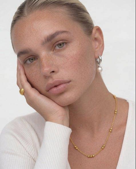 Elk & Bloom Chunky Silver Freshwater Pearl Hoops