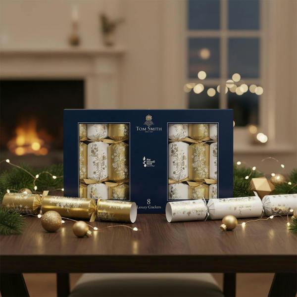 Garden Greatness Set Of 8 Grand Tom Smith Gold Christmas Crackers